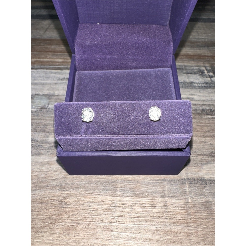 Zales 1/8 CT. T.W. Oval-Frame‎ Diamond Stud Earrings 10K White Gold Retail $725